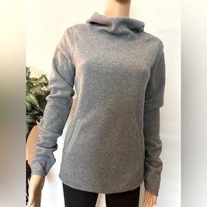 Women's Pullover Fleece Size Small With Oversized Fit